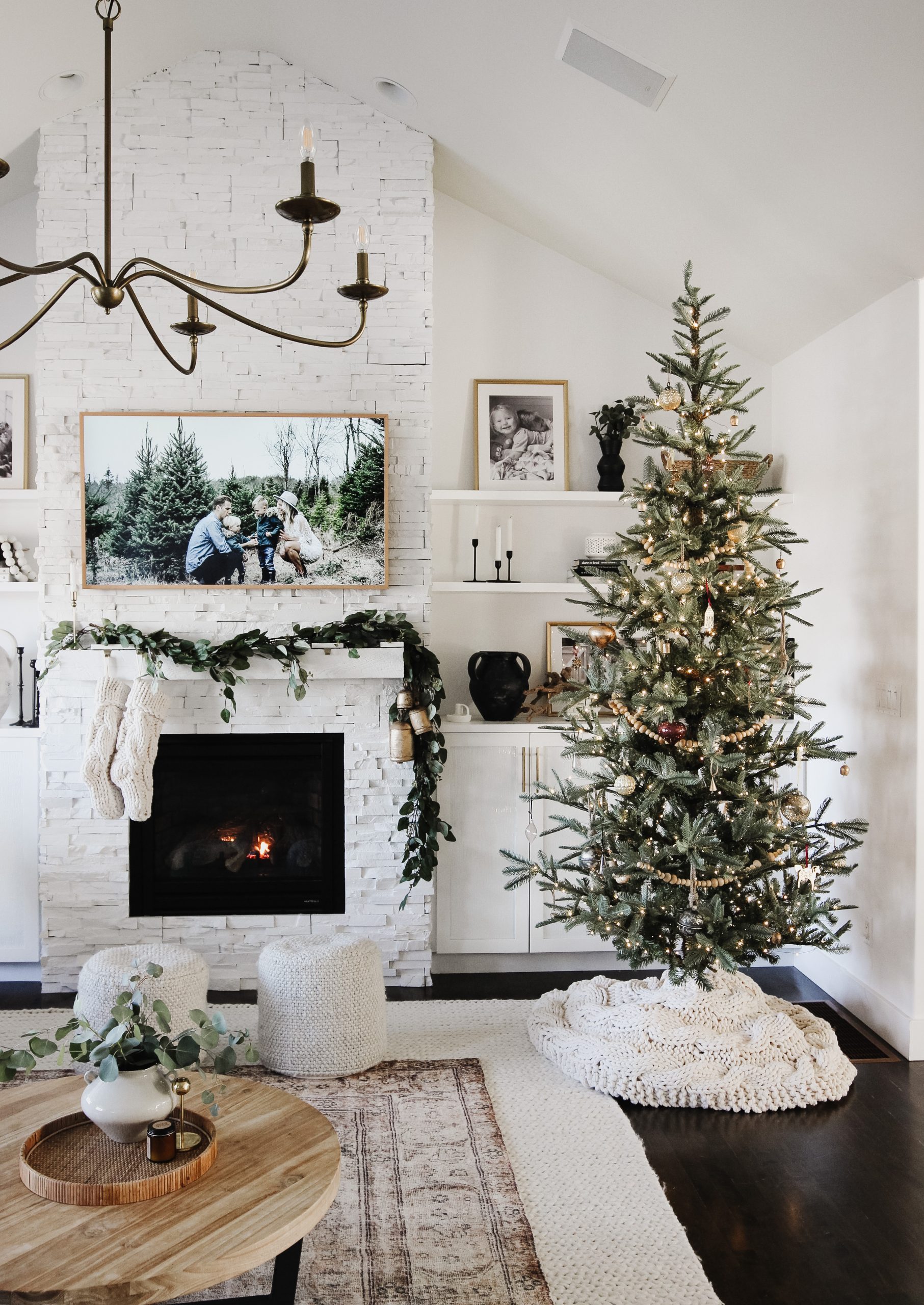 HOLIDAY HOME TOUR 2021 - Amy E Peters