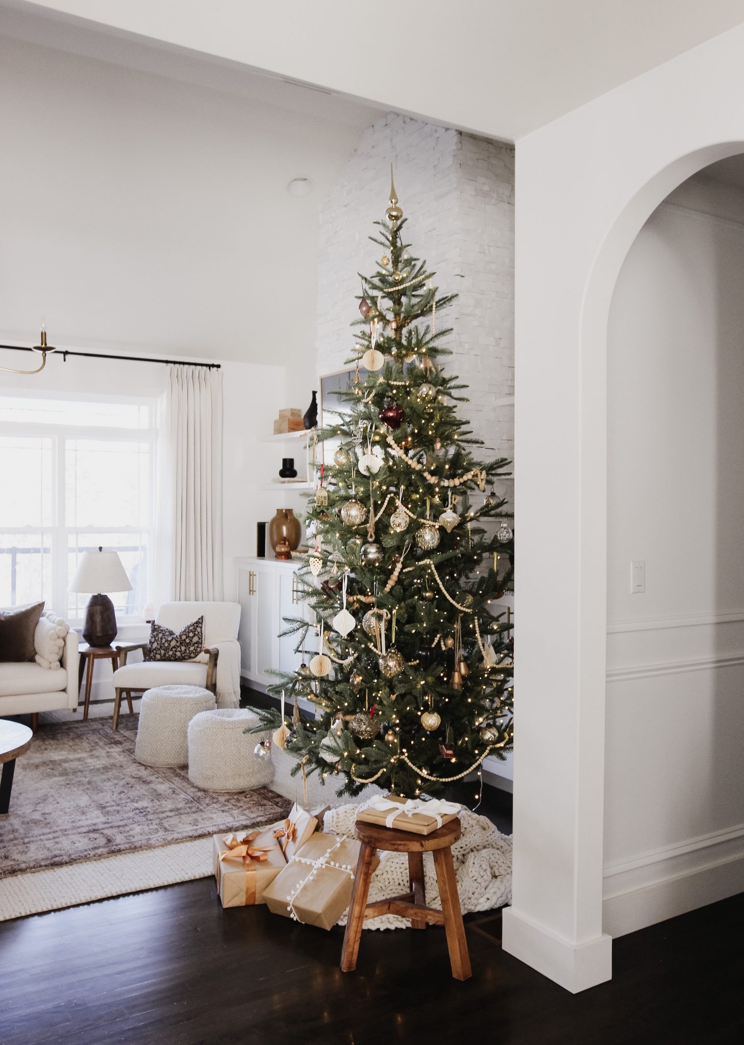 HOLIDAY HOME TOUR 2021 - Amy E Peters